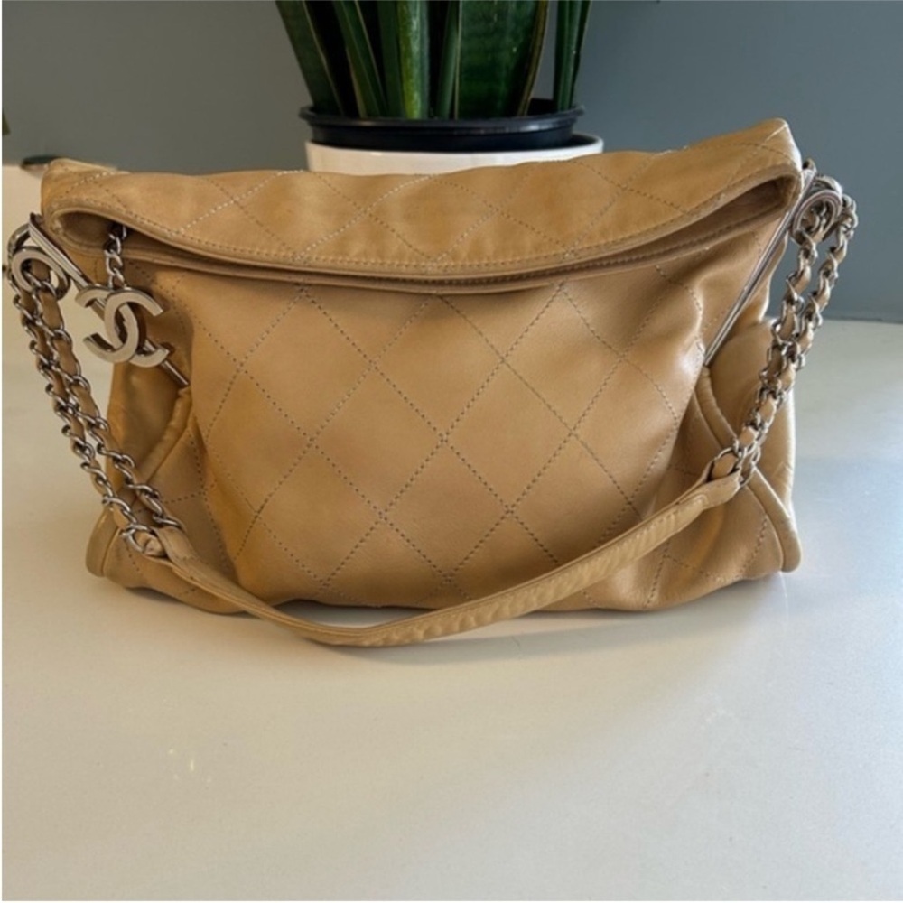 💕Chanel Ultimate Foldover Bag - Picture 2 of 14